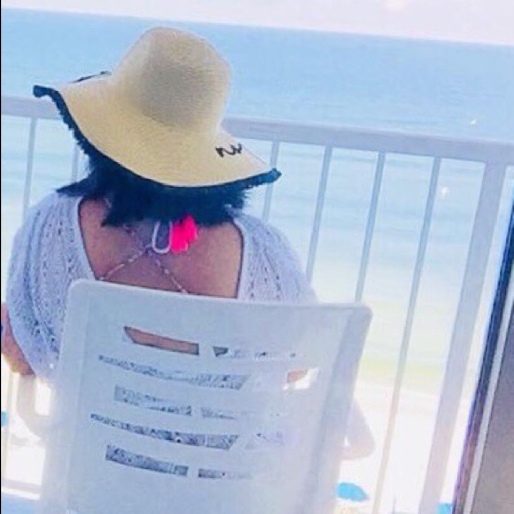 Meet your Posher, Mae